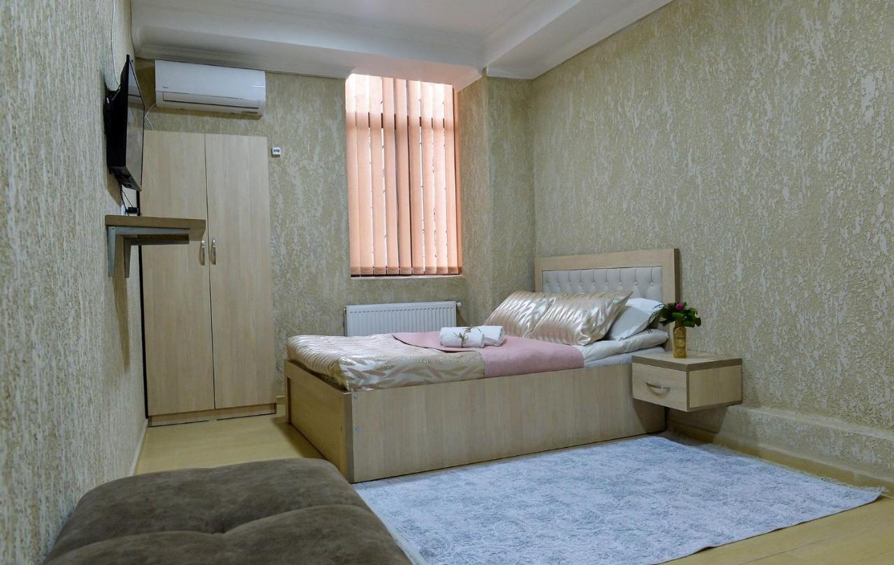 Pomegranate Hotel Кутаиси Екстериор снимка