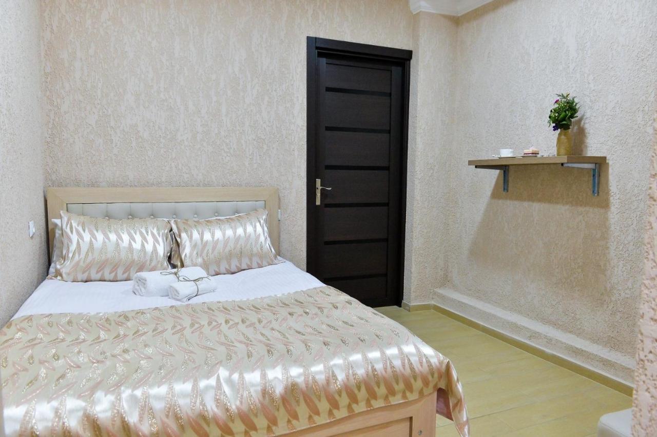Pomegranate Hotel Кутаиси Екстериор снимка