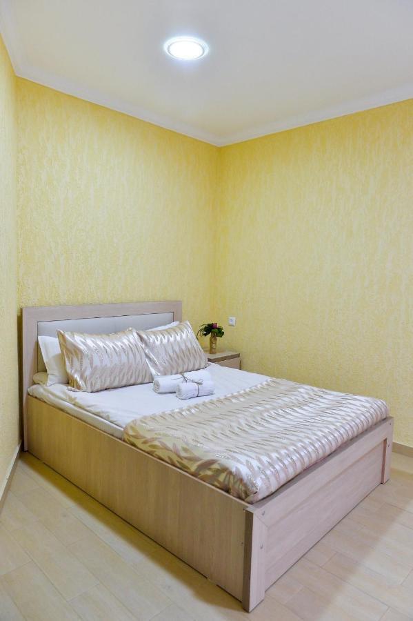 Pomegranate Hotel Кутаиси Екстериор снимка