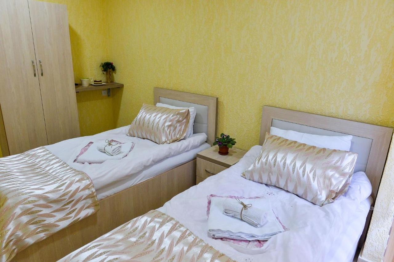 Pomegranate Hotel Кутаиси Екстериор снимка
